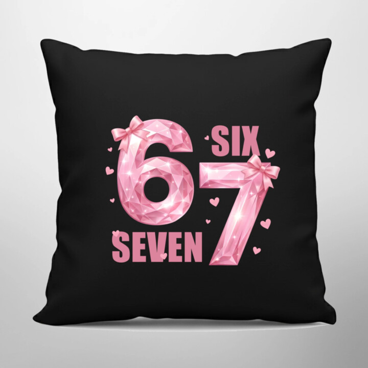 Six seven - 67 - ružová verzia - čierny vankúš s potlačou