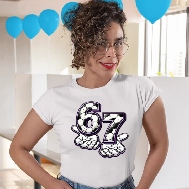 67 Football - dámske tričko s potlačou