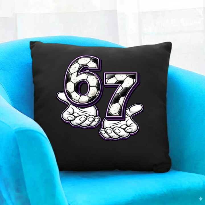 67 Football - čierny vankúš s potlačou