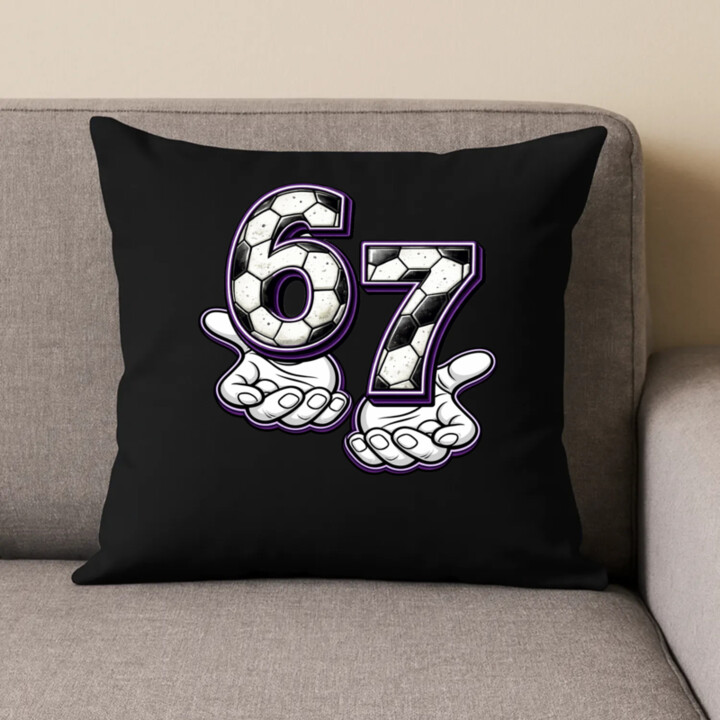 67 Football - čierny vankúš s potlačou