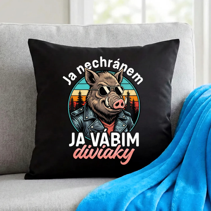 Ja nechrápem, ja vábim diviaky - čierny vankúš s potlačou