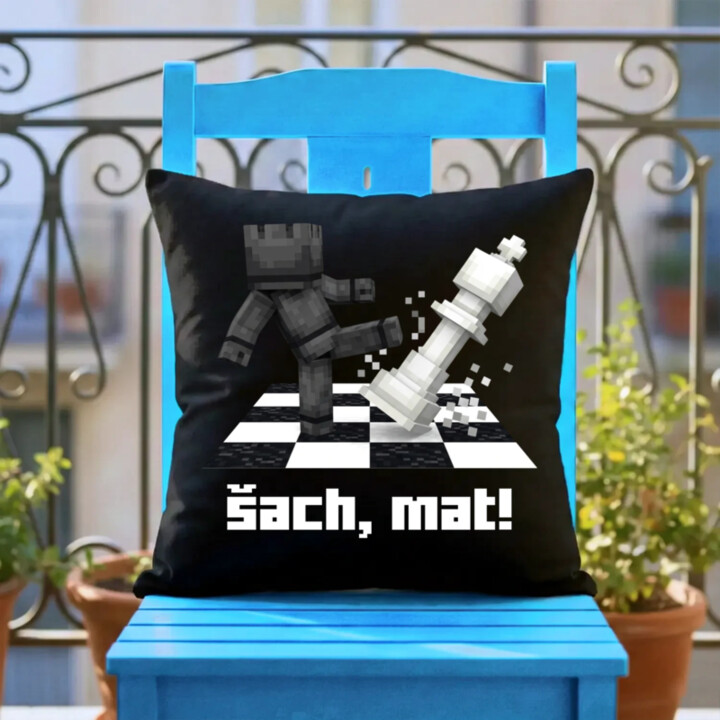 Šach, mat! - čierny vankúš s potlačou