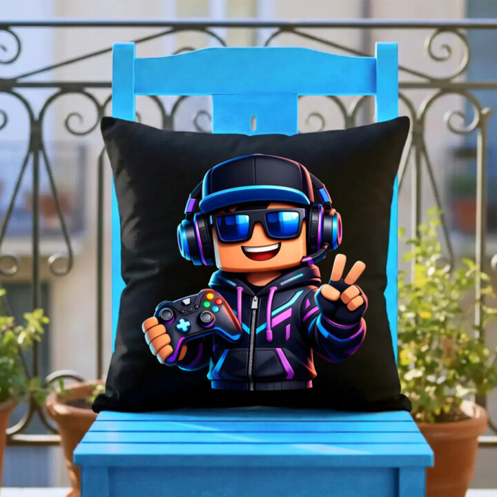 Hráč s ovládačom - čierny vankúš s potlačou pre fanúšikov Roblox