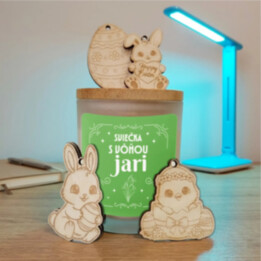 Sada sviečka s vôňou jari + závesné ozdoby ako darček