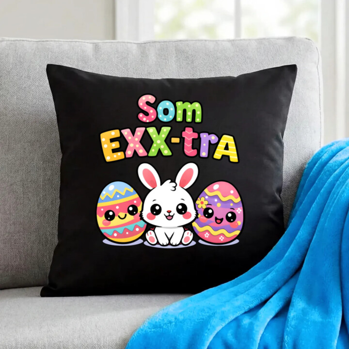 Som EXX-tra - čierny vankúš s potlačou
