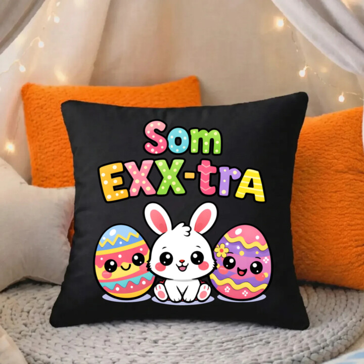 Som EXX-tra - čierny vankúš s potlačou