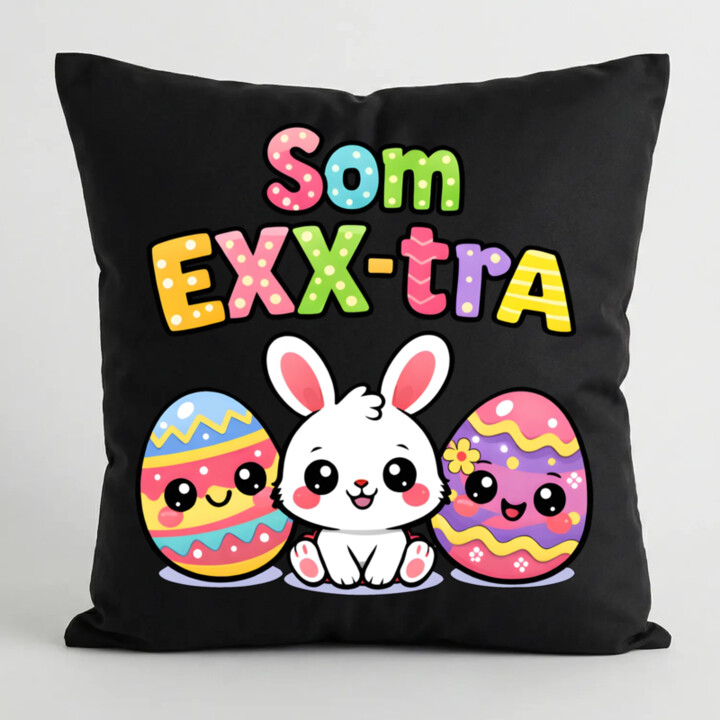 Som EXX-tra - čierny vankúš s potlačou