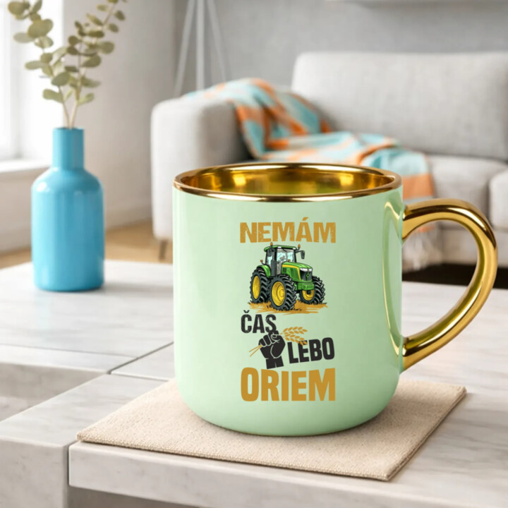 Nemám čas, lebo oriem – Elegantný hrnček na darček