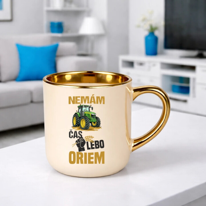 Nemám čas, lebo oriem – Elegantný hrnček na darček