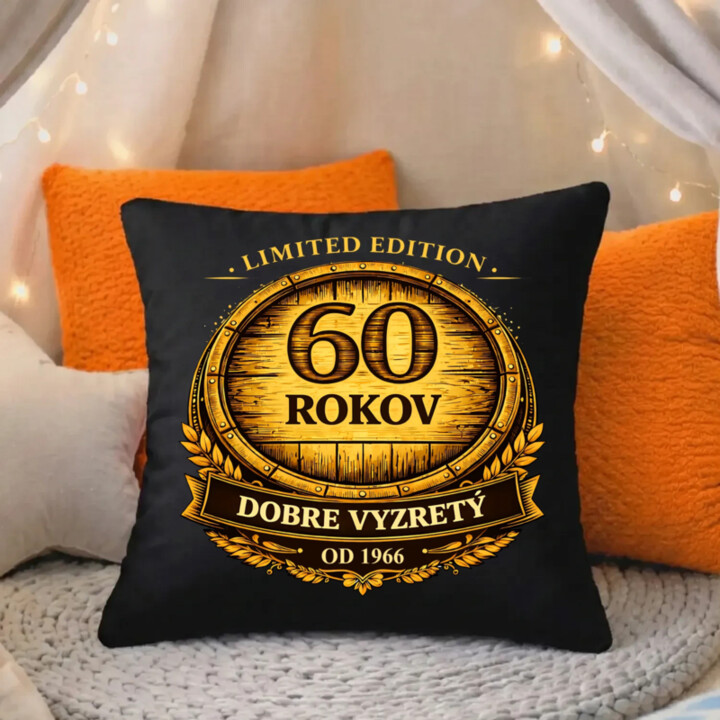 Limited edition 60 rokov - dobre vyzretý - od 1966 - čierny vankúš s potlačou