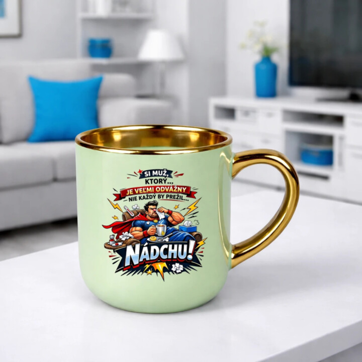 Si muž, ktorý… je veľmi odvážny – nie každý by prežil… nádchu! – Elegantný hrnček na darček