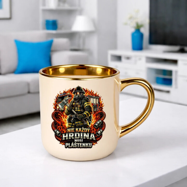 Nie každý hrdina nosí pláštenku - Hasič – Elegantný hrnček na darček