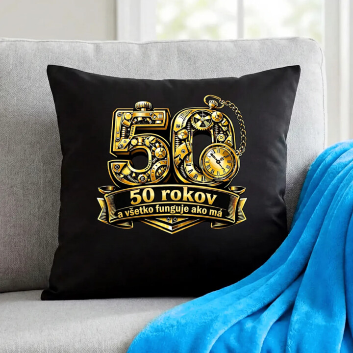 50 rokov a všetko funguje ako má - čierny vankúš s potlačou