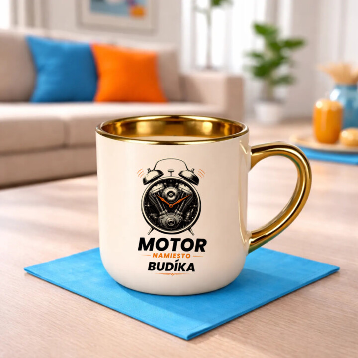 Motor namiesto budíka – Elegantný hrnček na darček