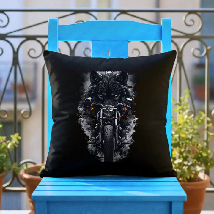 Motocykel s vlkom - čierny vankúš s potlačou