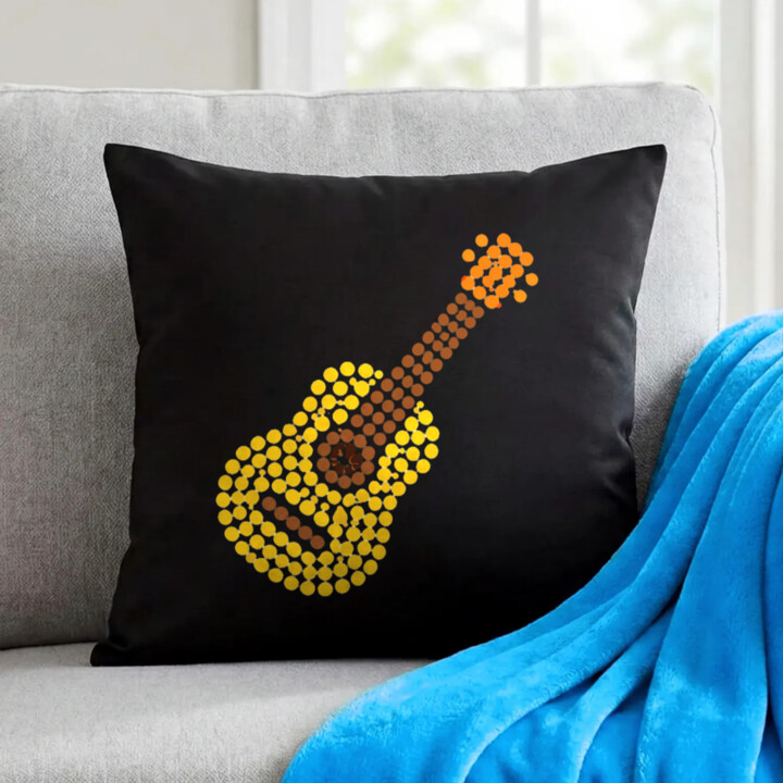 Gitara z bodiek - deň bodky - čierny vankúš s potlačou