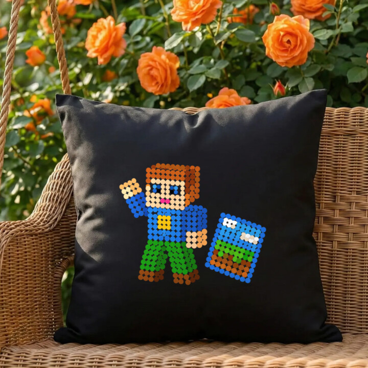 Kockový hráč z bodiek - deň bodky - čierny vankúš s potlačou - inšpirované Robloxom