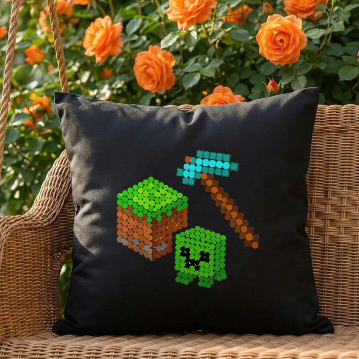 Kockový svet z bodiek - deň bodky - čierny vankúš s potlačou - inšpirované Minecraftom