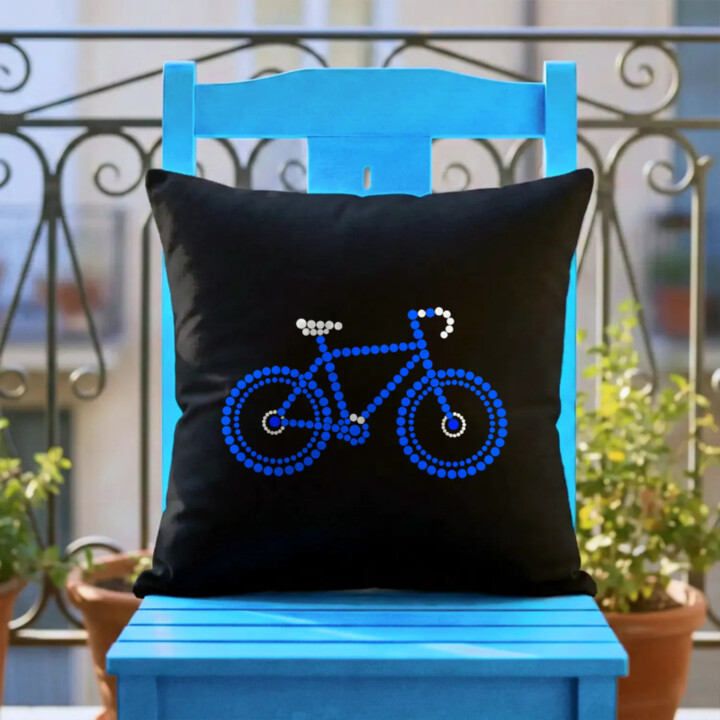Modrý bicykel z bodiek - deň bodky - čierny vankúš s potlačou