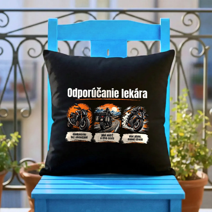 Odporúčanie lekára pre motorkárov - čierny vankúš s potlačou