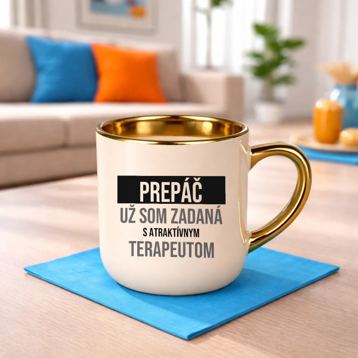 Prepáč, už som zadaná s atraktívnym terapeutom - elegantný hrnček na darček