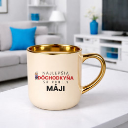 Najlepšia dôchodkyňa sa rodí v máji - elegantný hrnček na darček