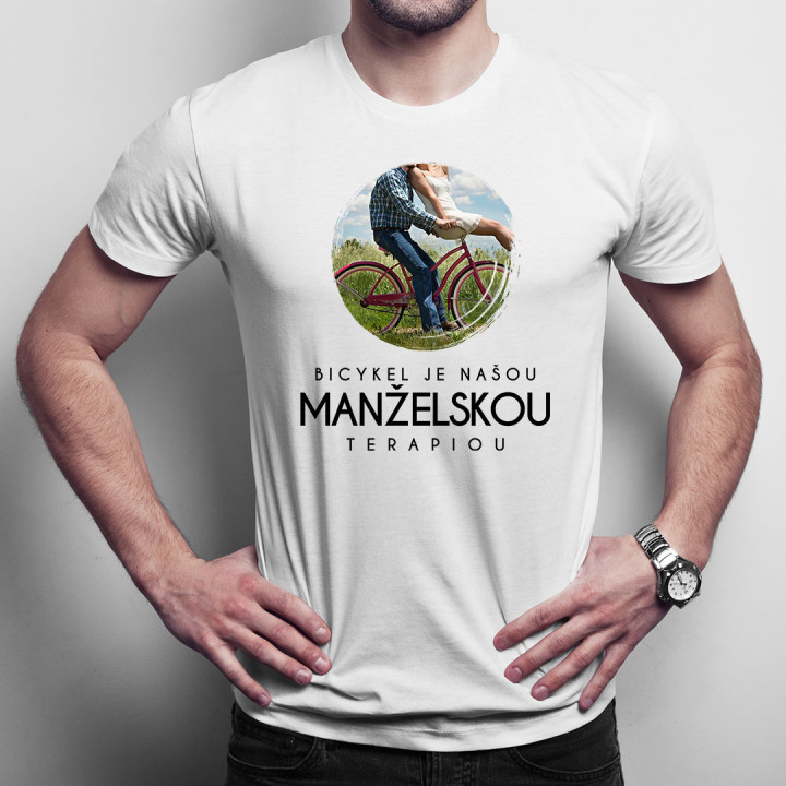 Bicykel je našou manželskou terapiou - Pánske tričko s potlačou