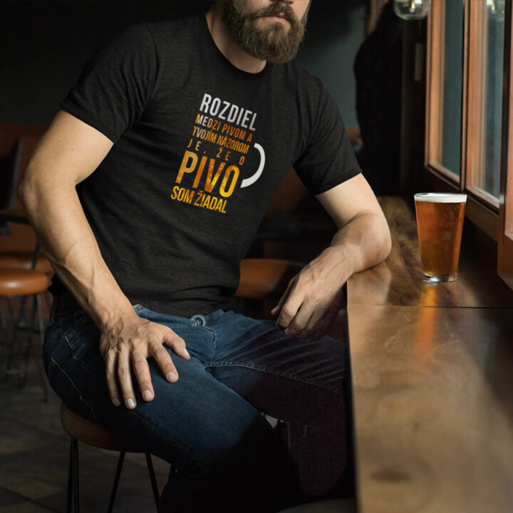 Rozdiel medzi pivom a tvojím názorom je, že o pivo som žiadal - pánske tričko s potlačou