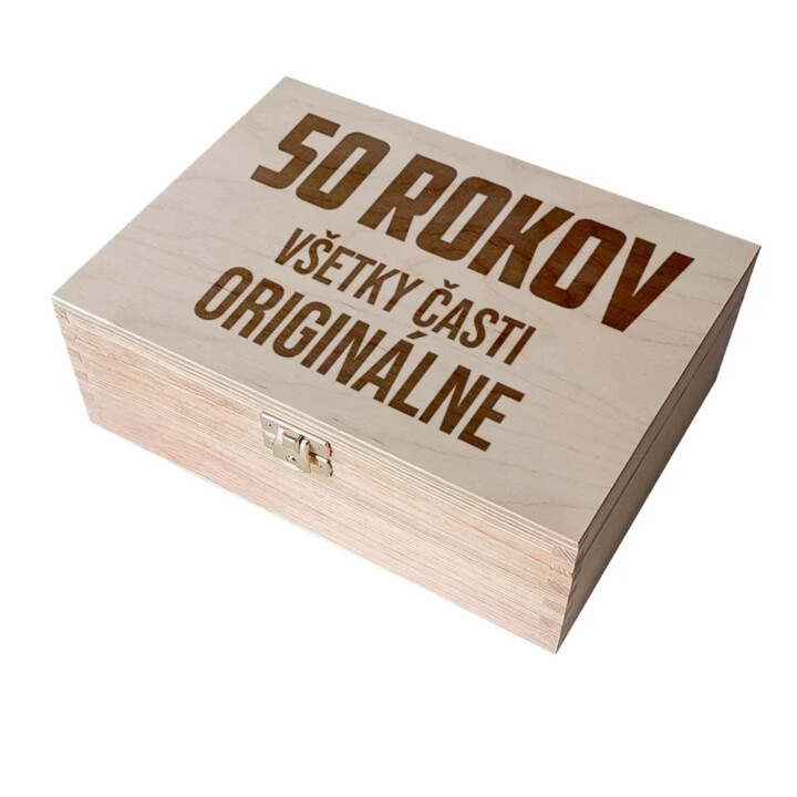 50 rokov - všetky časti originálne - drevený box na čaj s gravírovaním