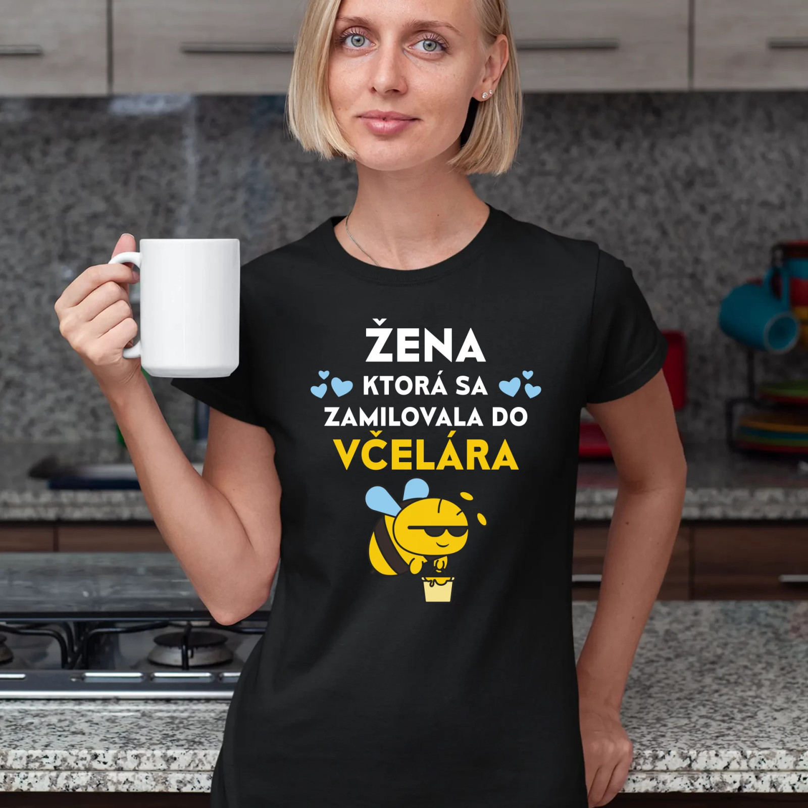 Žena, ktorá sa zamilovala do včelára - dámske tričko s potlačou ako darček